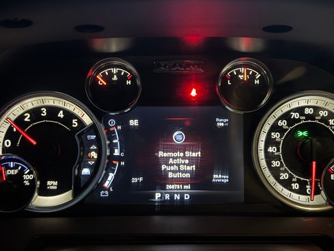 Used 2014 RAM 1500 Laramie w/ Convenience Group image 10