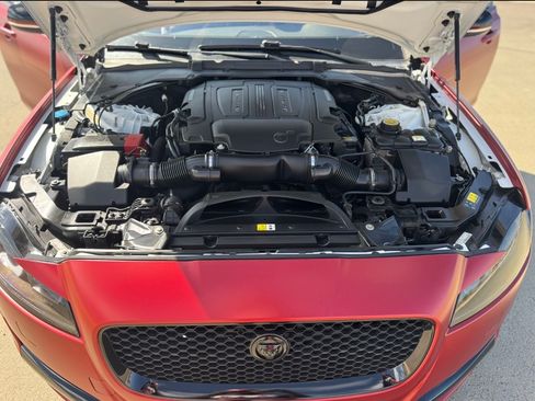 Used 2017 Jaguar XF Prestige image 4