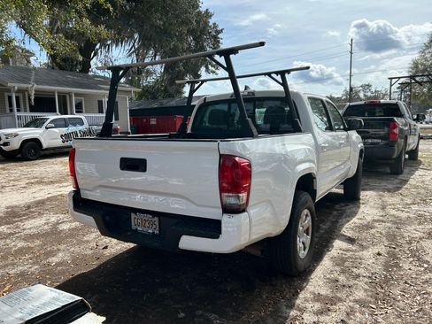 Used 2017 Toyota Tacoma SR image 13