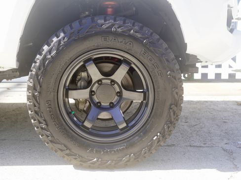 Used 2022 Toyota Tacoma TRD Sport image 30