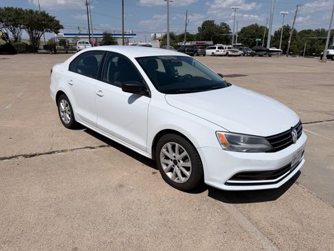 Used 2015 Volkswagen Jetta SE FWD image 5