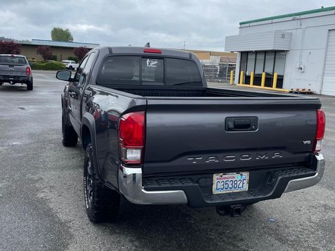 Used 2016 Toyota Tacoma TRD Off-Road w/ Towing Package AWD/4WD image 2