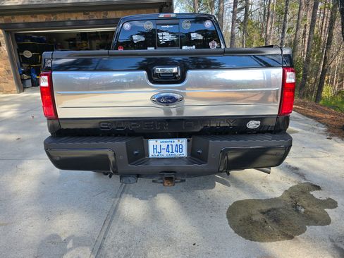 Used 2016 Ford F350 Platinum w/ FX4 Off-Road Package image 9