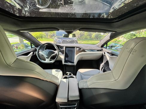 Used 2016 Tesla Model S 90D image 19