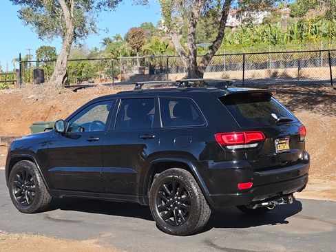 Used 2019 Jeep Grand Cherokee Altitude image 1