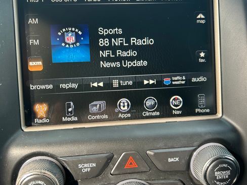 Used 2017 Jeep Grand Cherokee Limited image 11