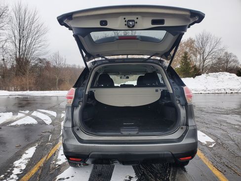 Used 2016 Nissan Rogue SV w/ SV Premium Package image 12