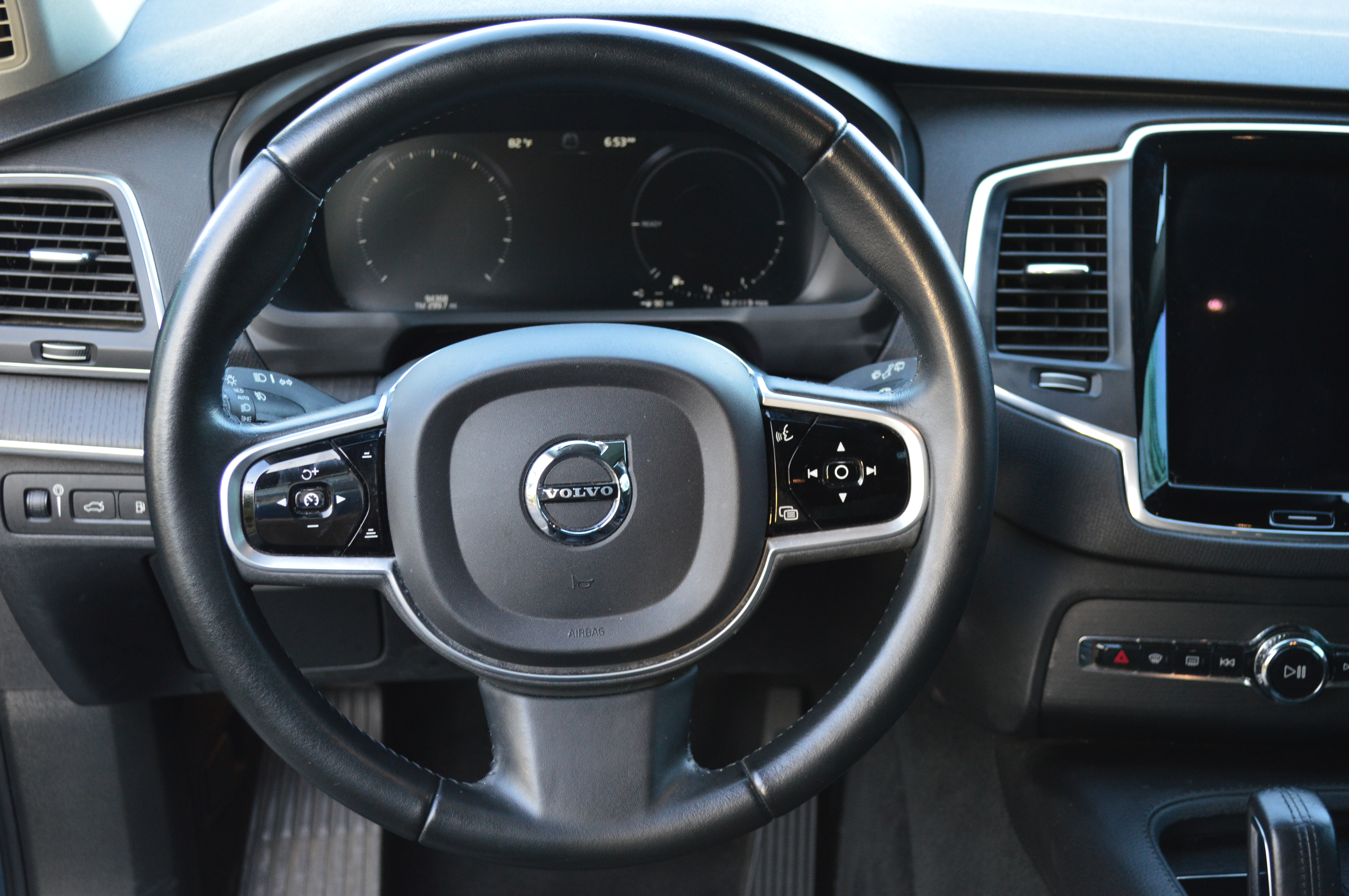 Used 2020 Volvo XC90 T8 Momentum AWD/4WD image 12