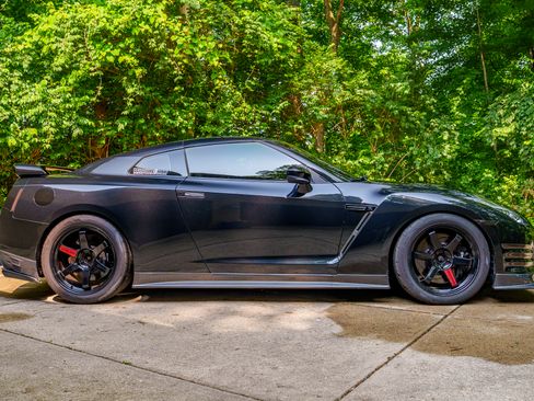Used 2013 Nissan GT-R Premium image 5