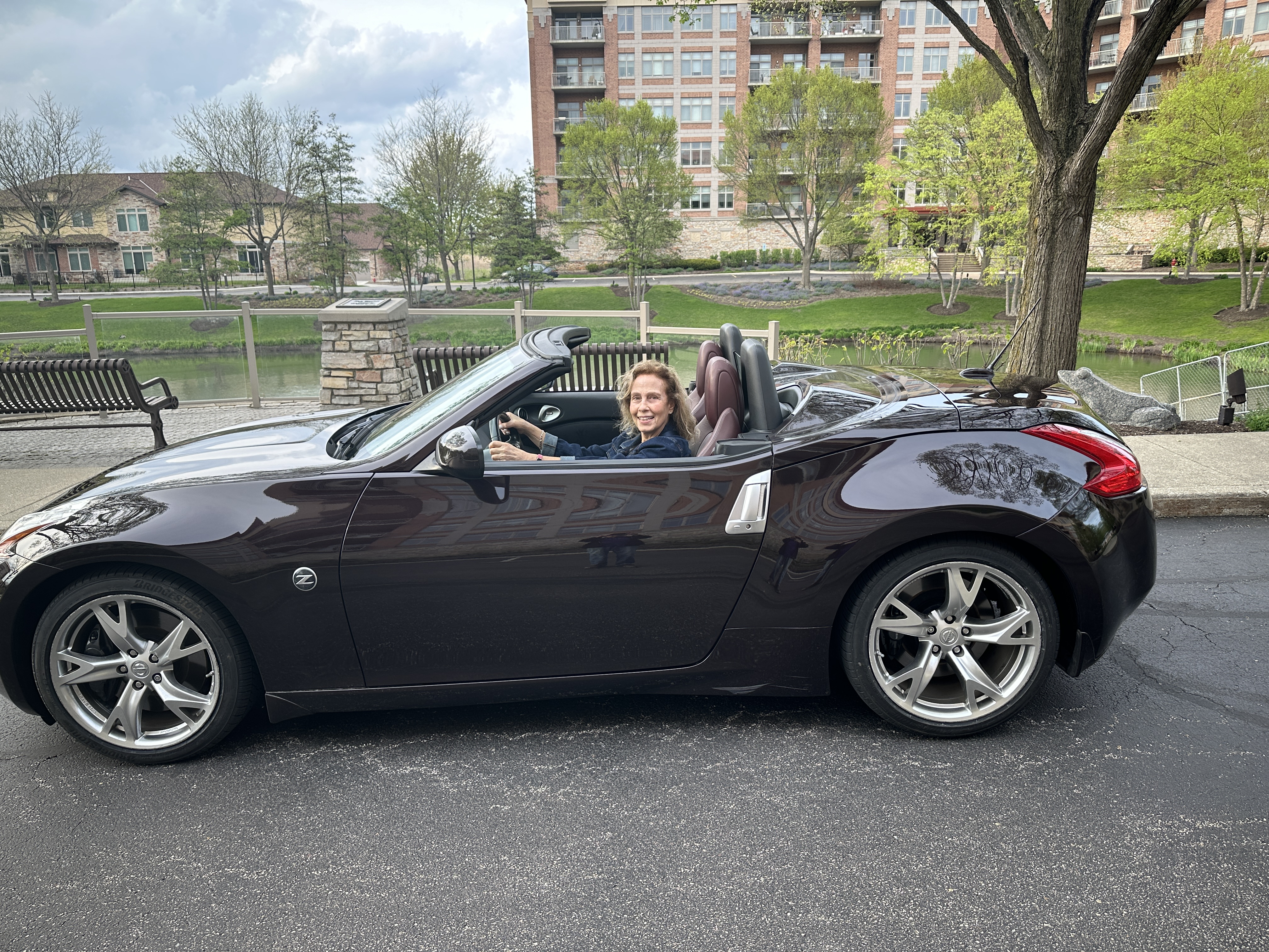 Used 2010 Nissan 370Z Touring w/ Sport Pkg RWD image 11
