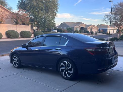 Used 2017 Honda Accord EX image 2