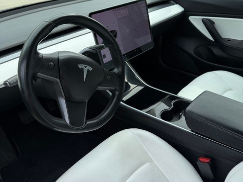 Used 2018 Tesla Model 3 Long Range image 13