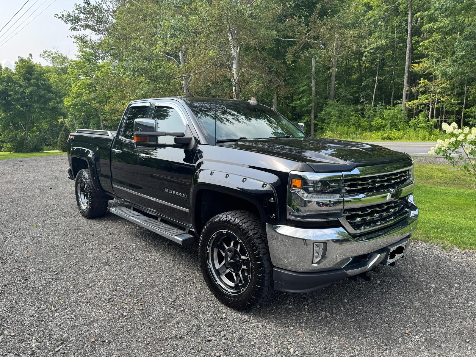 Used 2016 Chevrolet Silverado 1500 LTZ w/ LTZ Plus Package AWD/4WD image 4