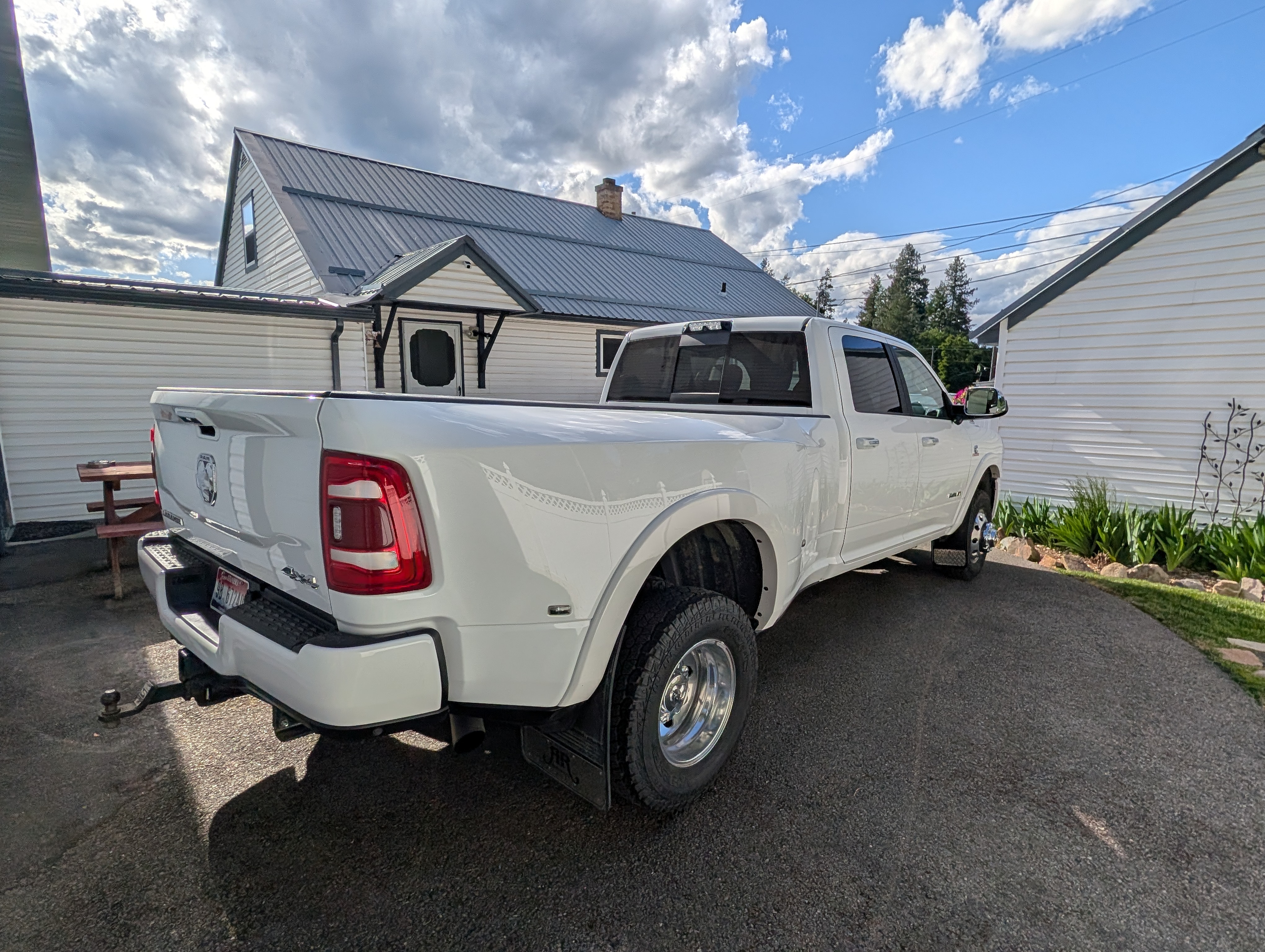 Used 2020 RAM 3500 Laramie AWD/4WD image 9