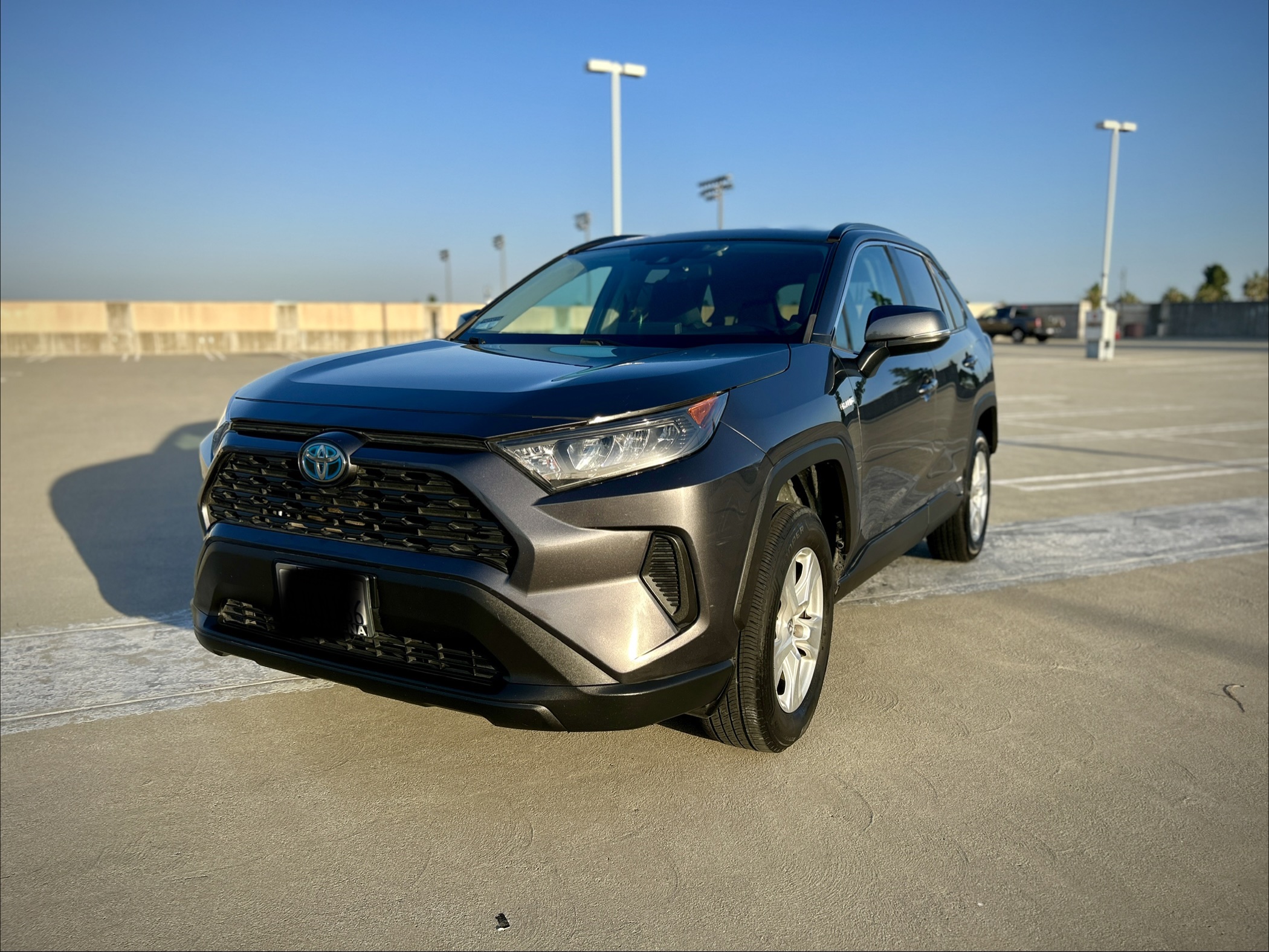 Used 2019 Toyota RAV4 LE AWD/4WD image 6