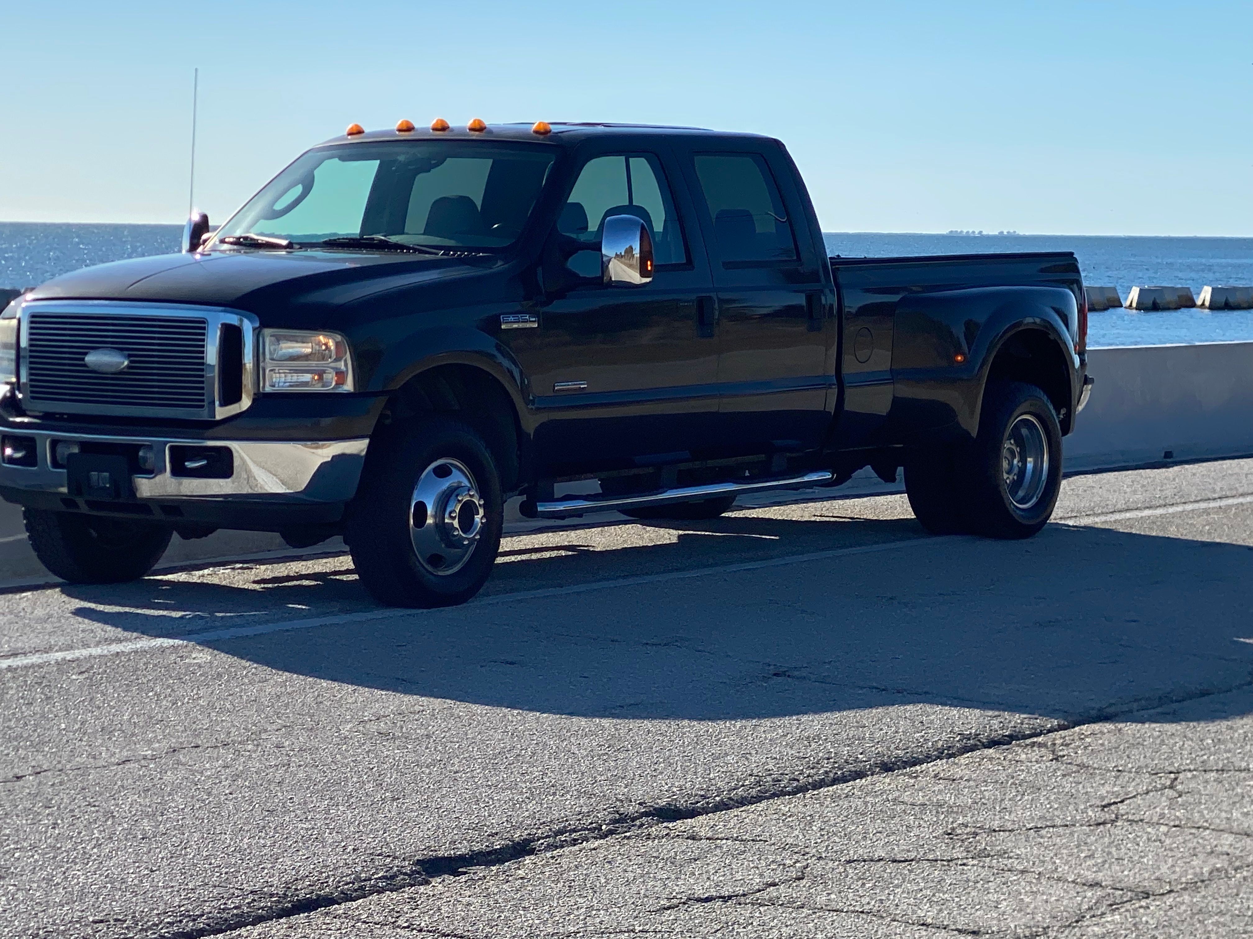 Used 2007 Ford F350 Lariat AWD/4WD image 1