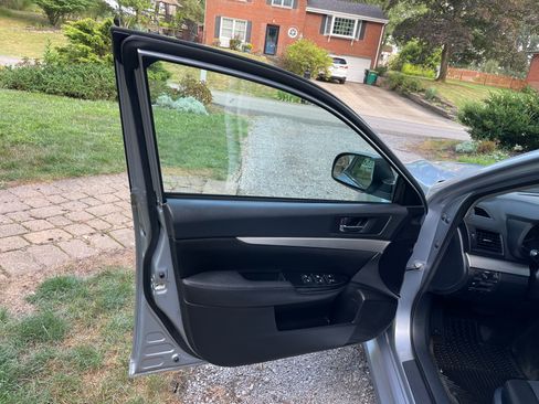 Used 2013 Subaru Legacy 2.5i Premium image 16