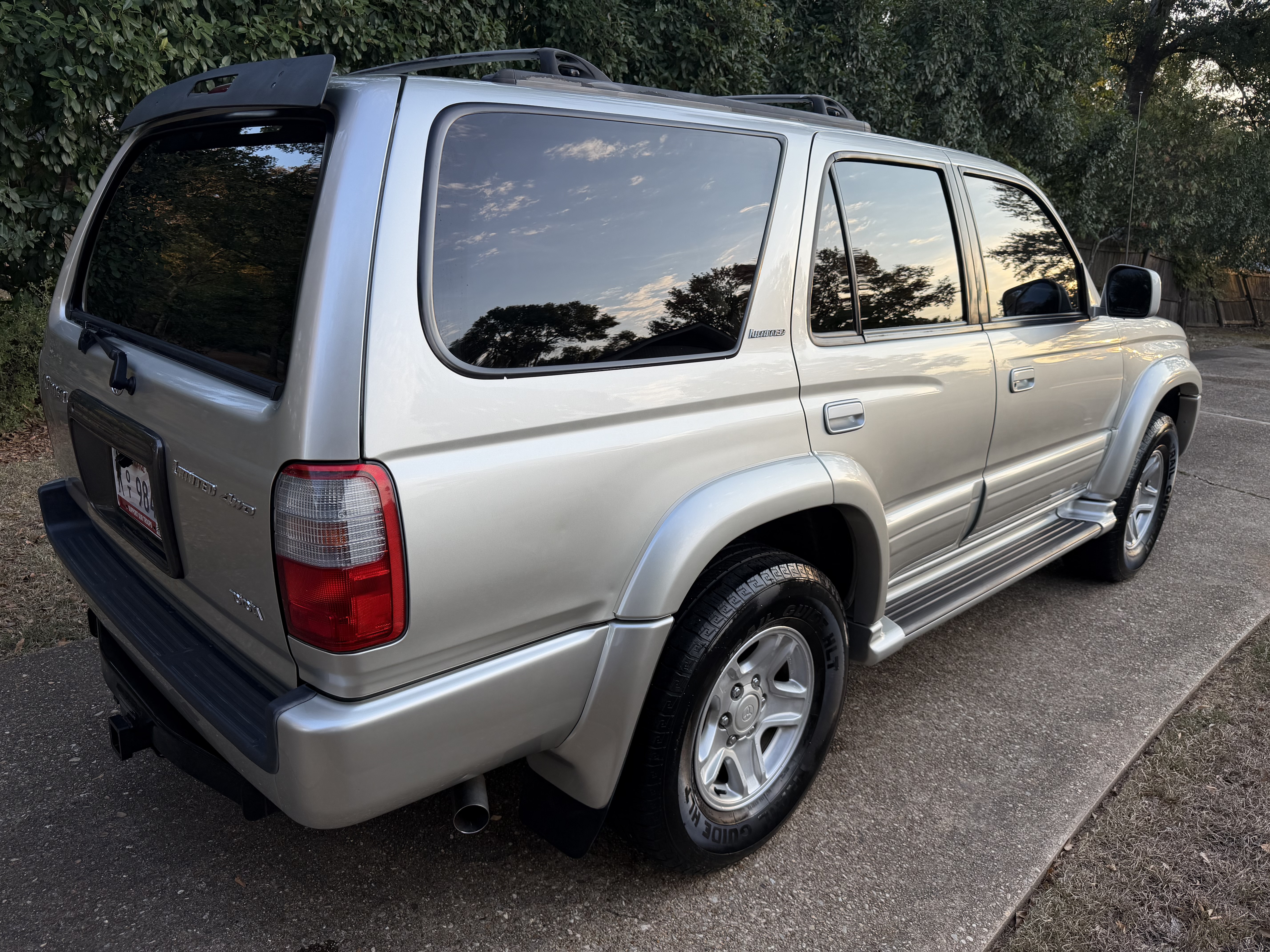 Used 2000 Toyota 4Runner Limited AWD/4WD image 8