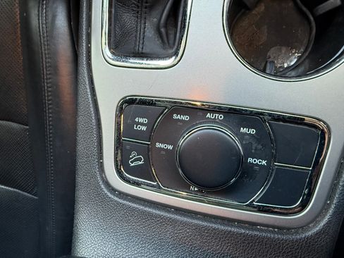 Used 2019 Jeep Grand Cherokee Limited w/ Luxury Group II image 9