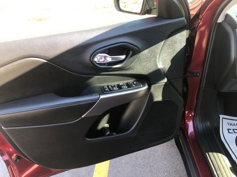 Used 2019 Jeep Cherokee Latitude Plus w/ Cold Weather Group image 13