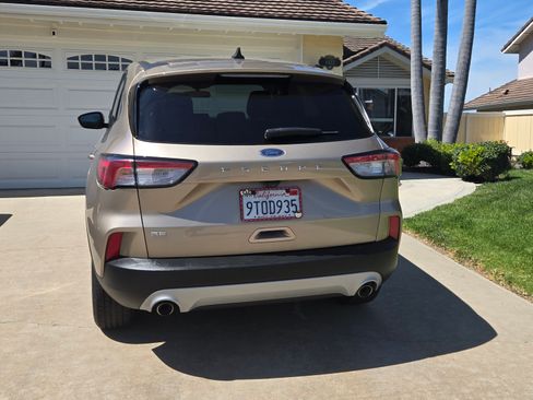 Used 2021 Ford Escape SE w/ Convenience Package image 5