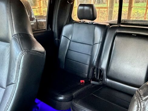 Used 2010 Ford F250 Lariat image 12