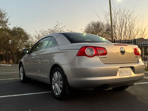 Used 2009 Volkswagen Eos Komfort FWD image 9