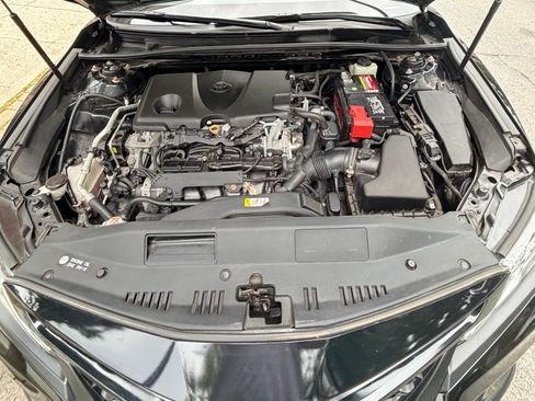 Used 2018 Toyota Camry SE FWD image 16