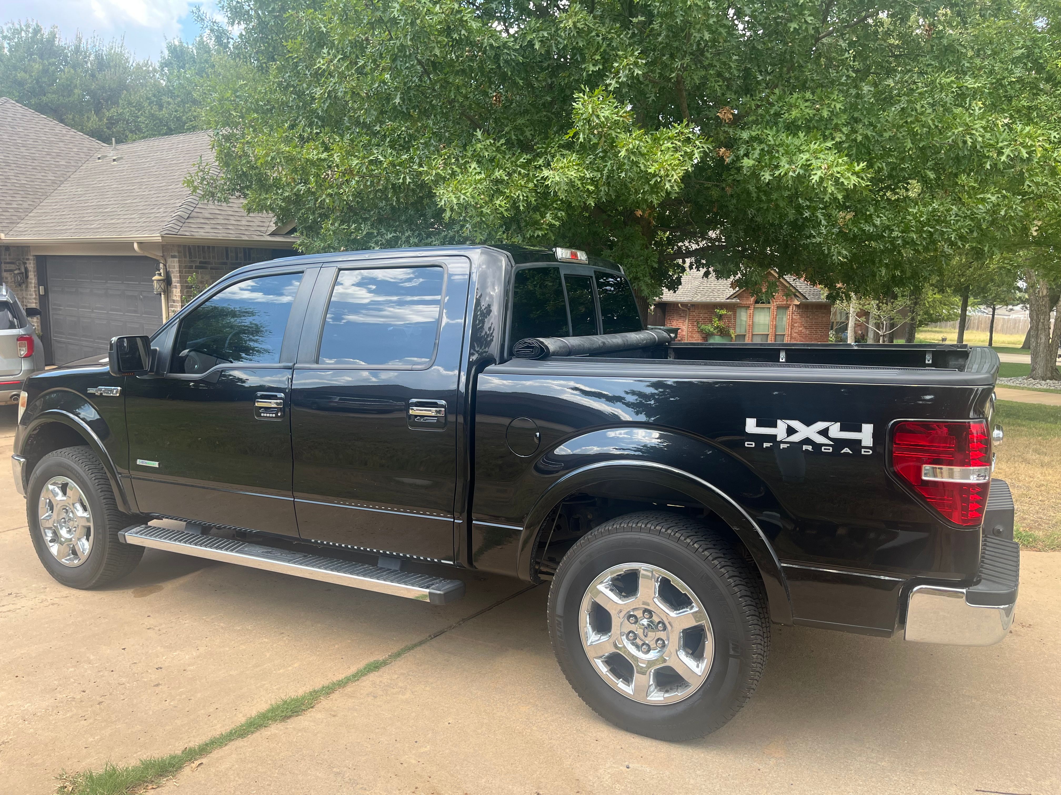 Used 2014 Ford F150 Lariat w/ Equipment Group 502A Luxury AWD/4WD image 4