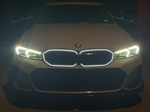 Used 2023 BMW 330e w/ M Sport Package RWD image 10
