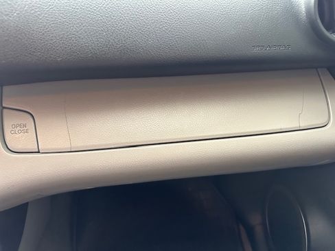 Used 2008 Toyota RAV4 2WD V6 w/ 3rd Row image 29