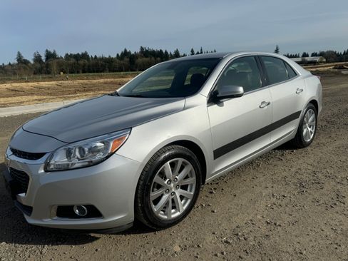 Used 2016 Chevrolet Malibu LTZ image 2