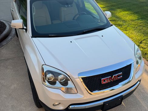 Used 2011 GMC Acadia SLT FWD image 9