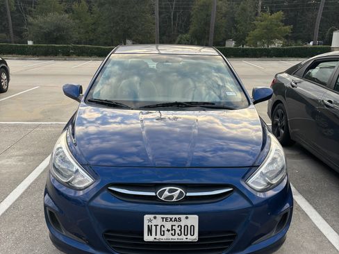 Used 2016 Hyundai Accent SE w/ Option Group 02 FWD image 1
