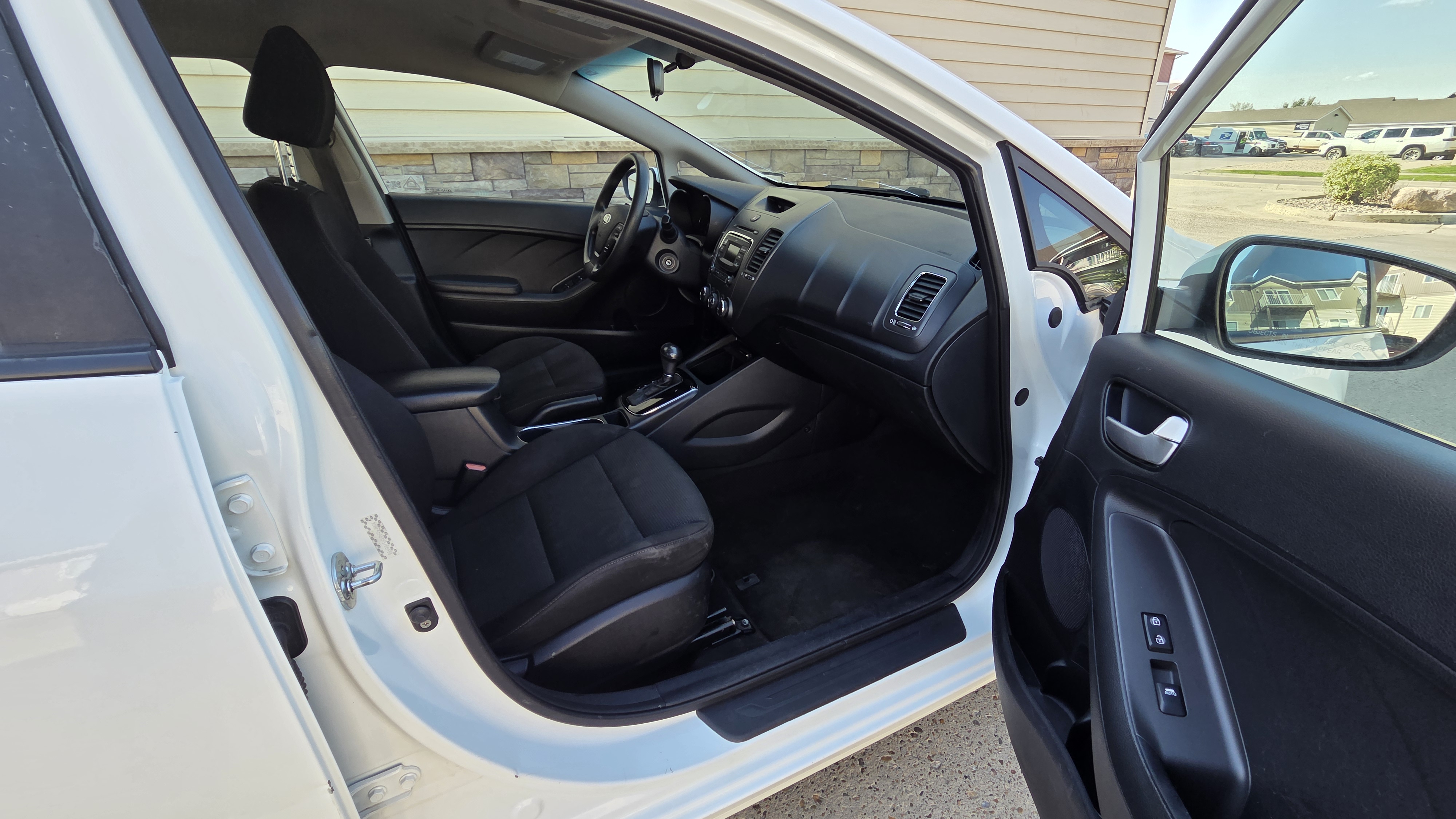 Used 2017 Kia Forte LX FWD image 17