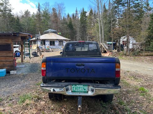 Used 1995 Toyota Tacoma 4x4 Regular Cab image 4