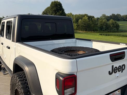 Used 2021 Jeep Gladiator Sport AWD/4WD image 25