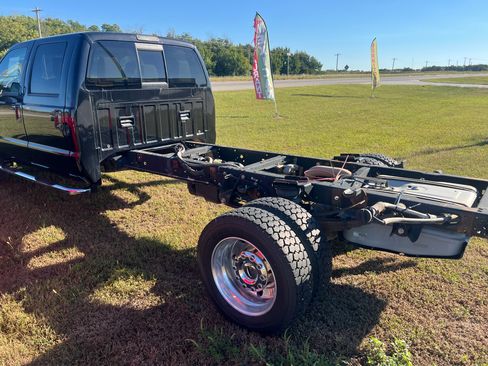 Used 2015 Ford F450 Lariat w/ Lariat Interior Package image 5