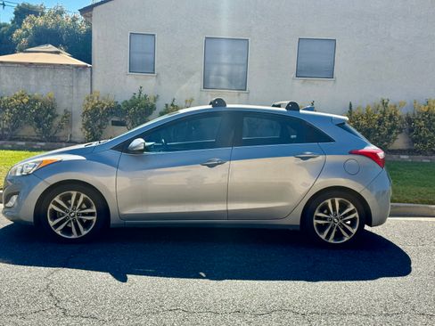Used 2016 Hyundai Elantra GT w/ Option Group 02 FWD image 1