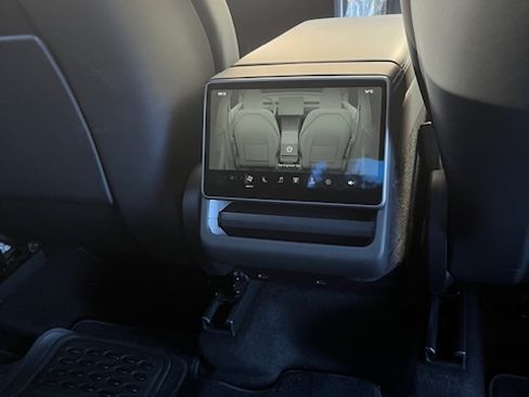 Used 2026 Tesla Model Y Long Range image 12