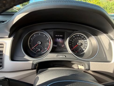 Used 2019 Volkswagen Atlas SE w/ Panoramic Sunroof Package image 13