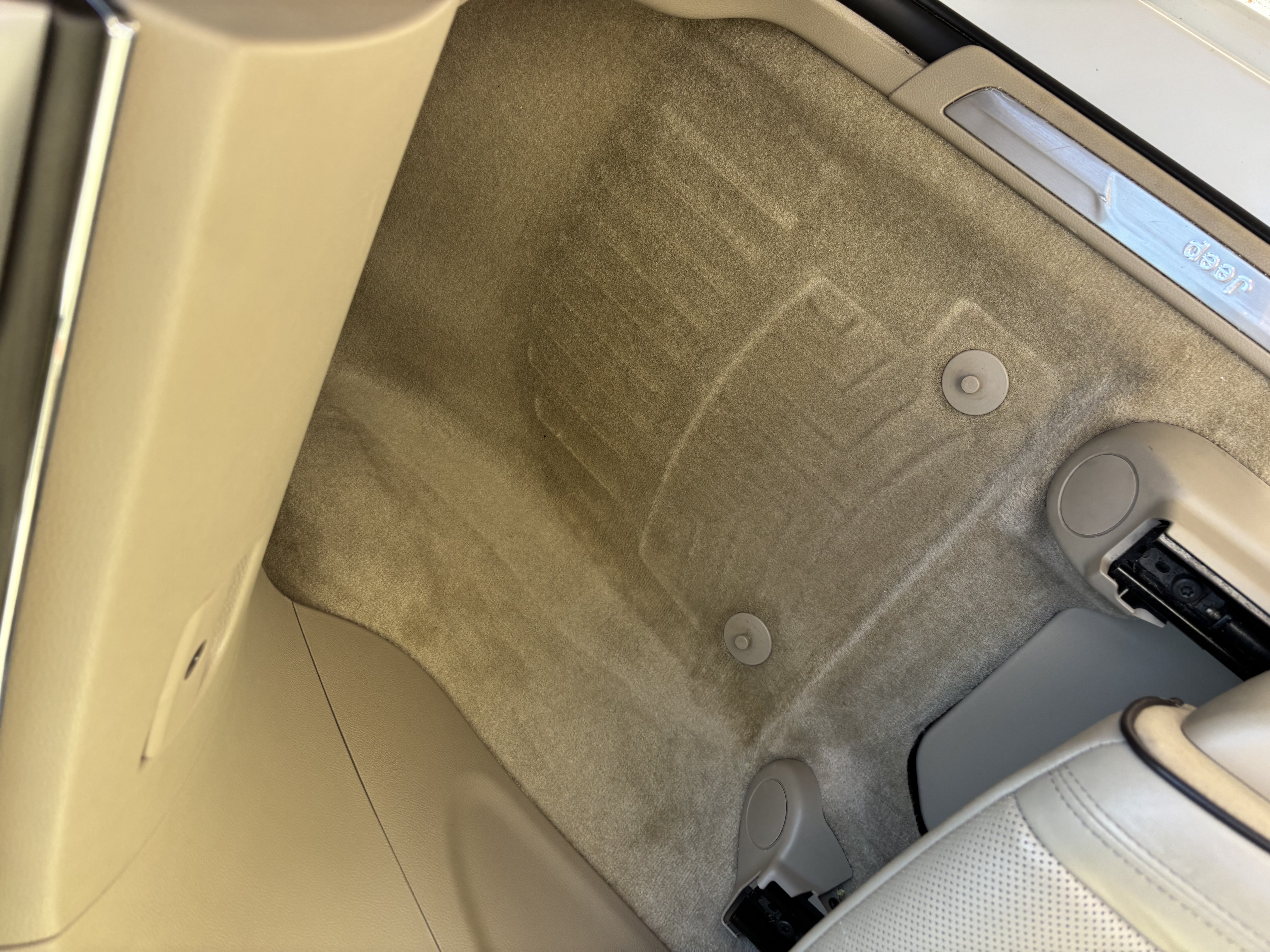 Used 2018 Jeep Grand Cherokee Overland AWD/4WD image 18