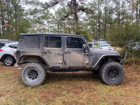 Used 2010 Jeep Wrangler Unlimited Sport image 15