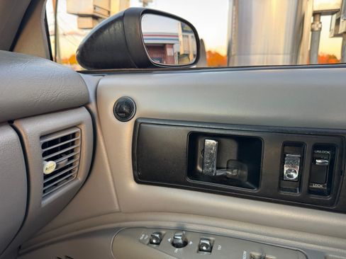 Used 1994 Chevrolet Impala SS image 13