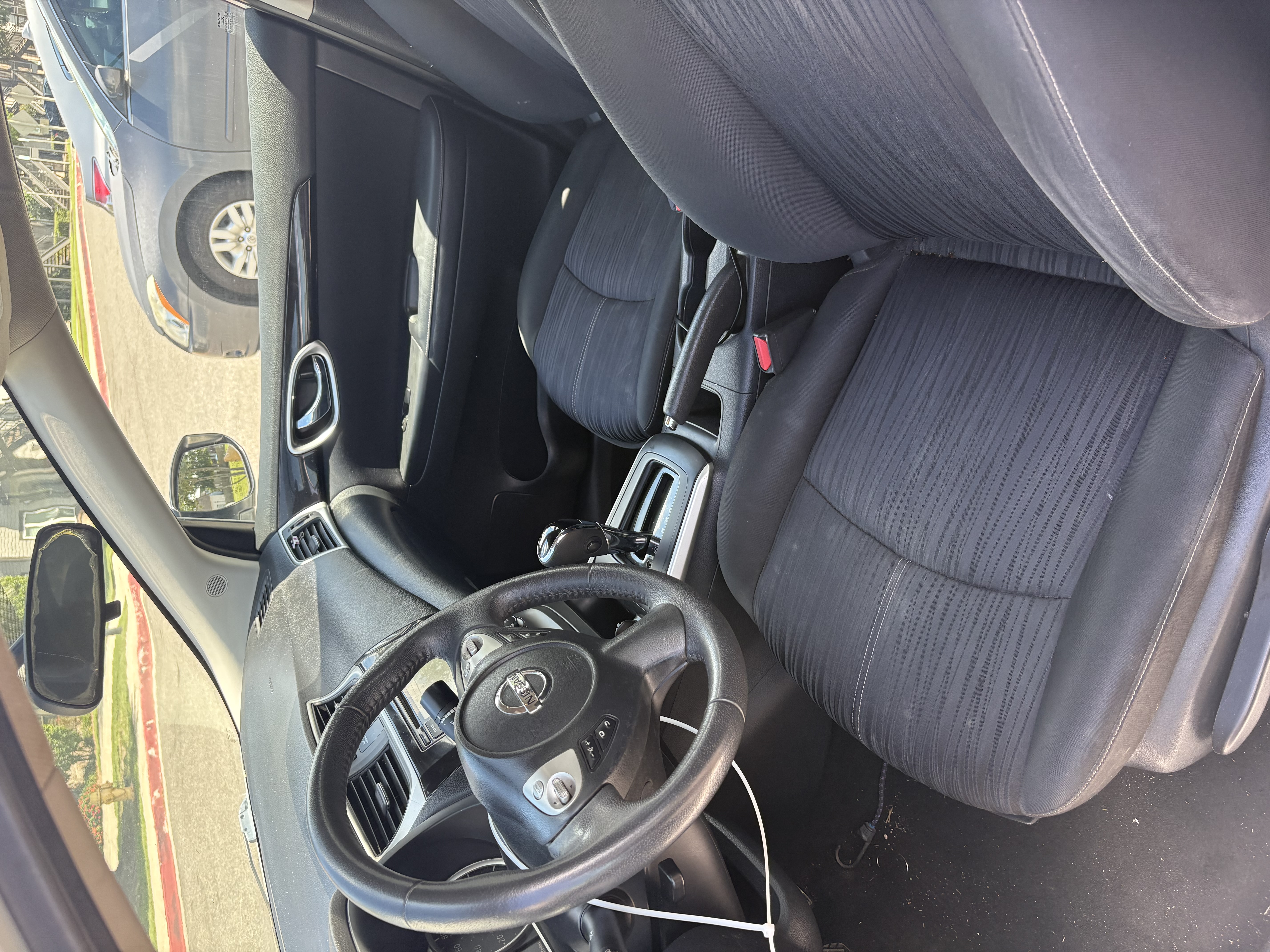 Used 2017 Nissan Sentra SV w/ Style Package FWD image 5
