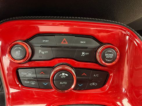Used 2015 Dodge Challenger R/T Plus RWD image 8