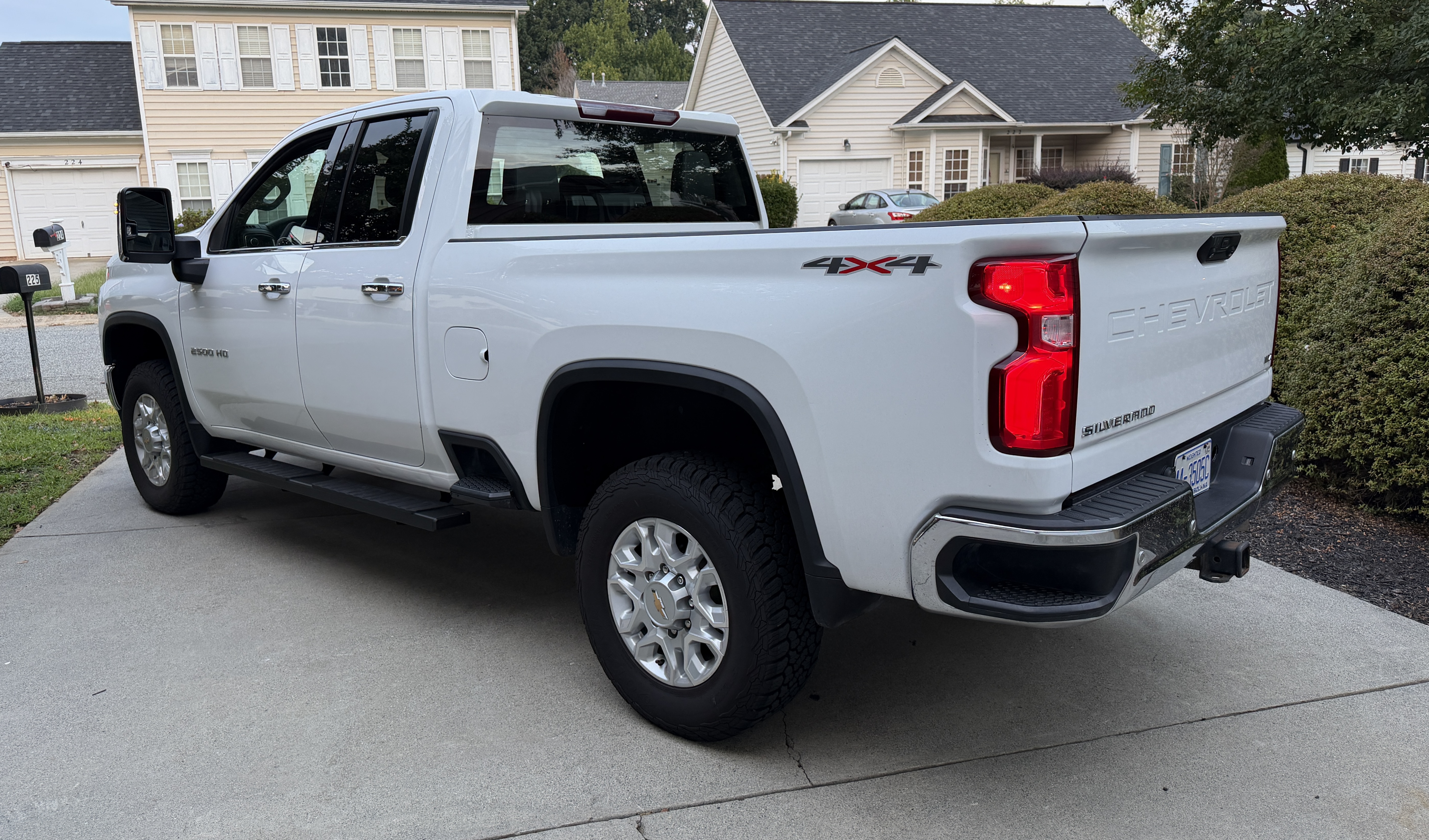 Used 2022 Chevrolet Silverado 2500 LTZ w/ Safety Package AWD/4WD image 5
