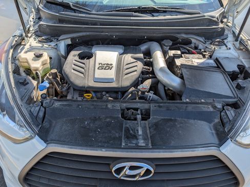 Used 2016 Hyundai Veloster Turbo image 6