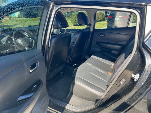 Used 2015 Nissan Leaf SL w/ Premium Package image 11