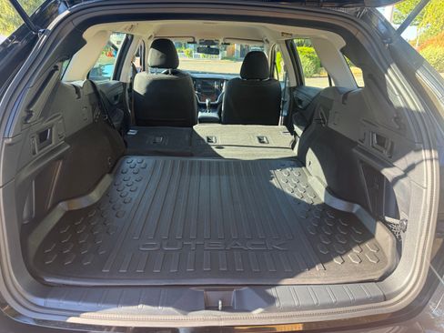 Used 2023 Subaru Outback AWD/4WD image 12